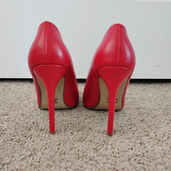 Elegant Red Women's Heels - Picture 3 of 4